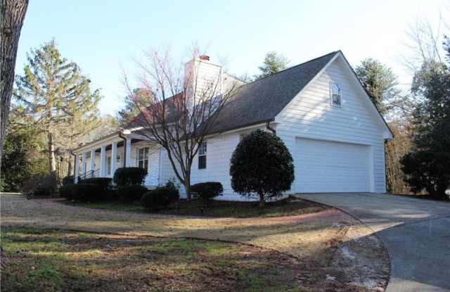 4275 Webb Bridge Road Gallery 2