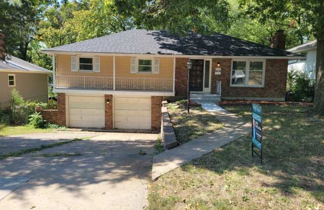 Spacious 3BR, 2.5BA Home in Kansas City – Fireplace, Double Garage  More! photos photos
