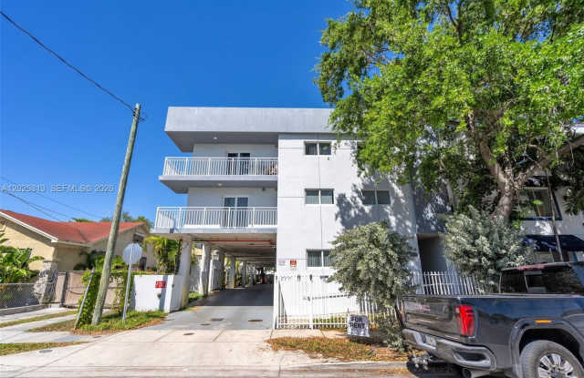 1029 NW 3rd St photos photos