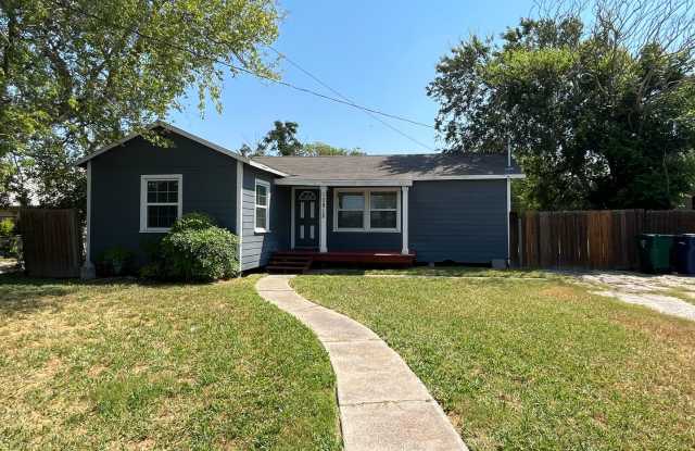 Ready for move in - 10812 Annaville Road, Corpus Christi, TX 78410