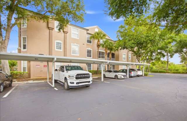 Lovely condo for Rent Gallery 1