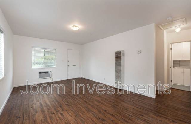 818 Mayflower Ave photos photos