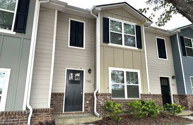 Prime location! Minutes to I-85, Fairburn, Union City, Trilith, LVP flooring, newly renovated, private patio, must see! photos photos