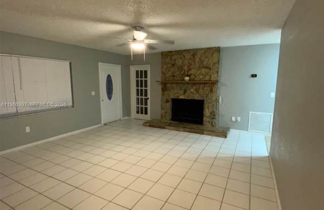 11128 Median Street photos photos