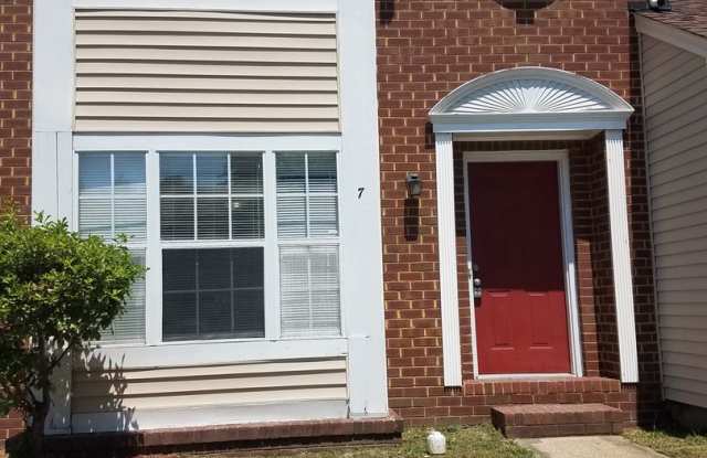 3 Bedroom townhouse in Hampton Woods Townhomes Community photos photos