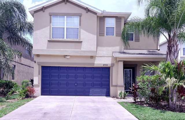 4935 REFLECTING POND Circle photos photos