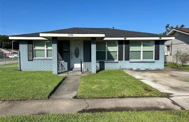 1136 WARREN Drive - 1136 Warren Drive, Harvey, LA 70058
