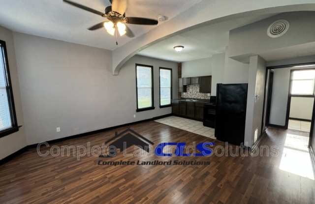 19 1/2 N 14th Gallery 1