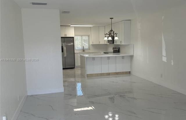 6591 SW 46th St photos photos