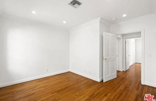 1240 North Doheny Drive photos photos