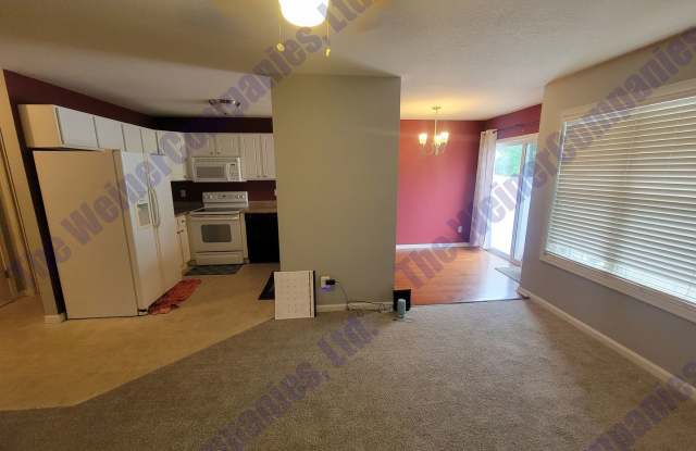 3 Bedroom/2.5 Bathroom Townhome – Available August 1st! photos photos