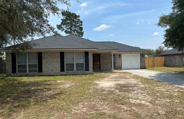 RATE DROP ALERT (was $1900/month) and WINTER MOVE-IN SPECIAL: $500 OFF 1st MONTH'S RENT! - 108 Wayfair Lane, Hinesville, GA 31313