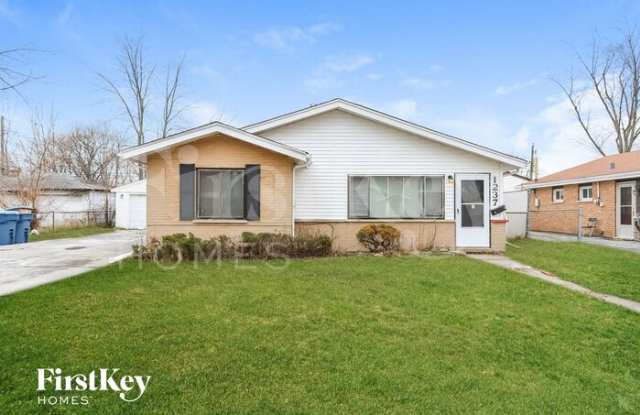 1237 Balmoral Avenue photos photos