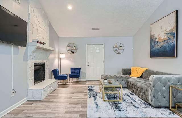 Modern 2 BD 2 BA Home in a Desirable South Atlanta Community - 5475 Glen Haven Drive, Clayton County, GA 30349