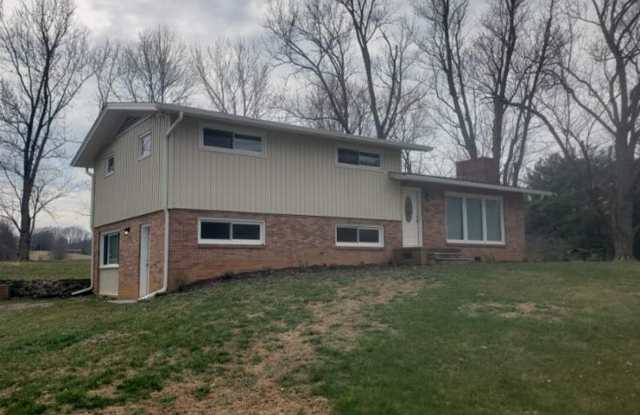 4 Bedroom / 2 Bath Home Kingsport, TN photos photos