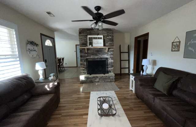 605 Greystone Avenue Gallery 2