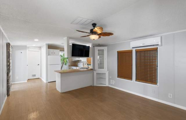 Comfortable Island Rental with Outdoor Space, Storage & Flexible Living photos photos Comfortable Island Rental with Outdoor Space, Storage & Flexible Living photos photos