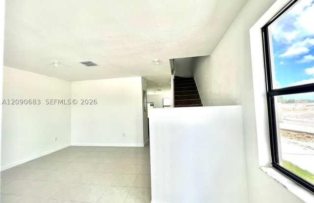 23373 SW 129th Path Gallery 3