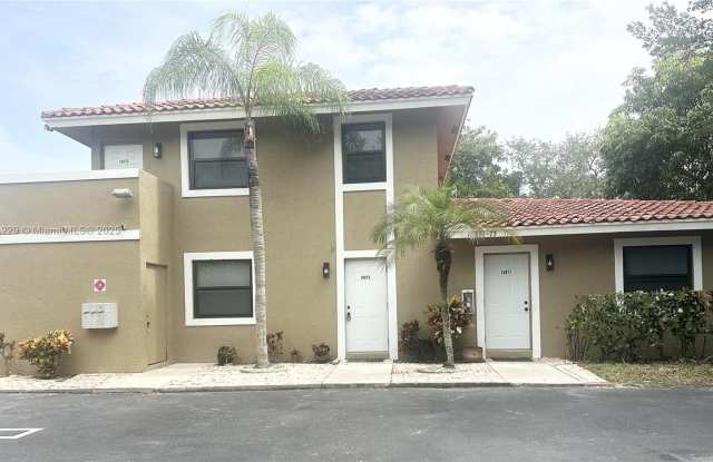 10875 NW 45th St photos photos