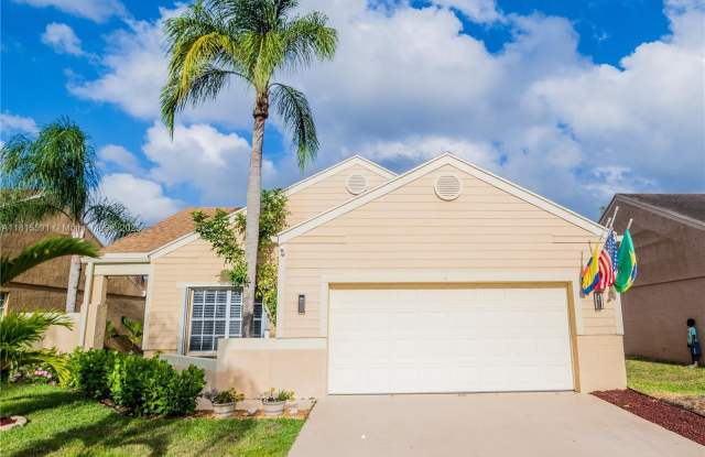 23060 Sunfield Dr photos photos