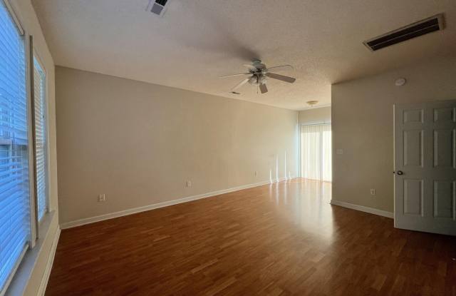 1003 Charlotte Avenue Gallery 3