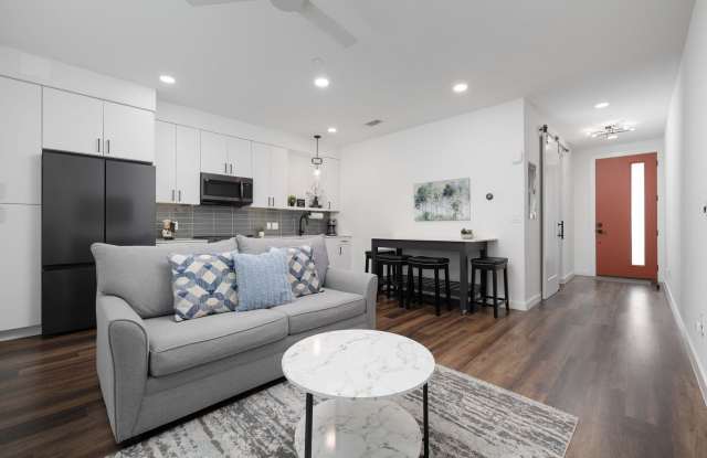 2165 GABRIELS Gabriels Pl Gallery 3