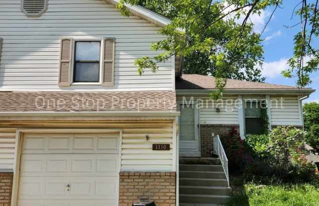 Great 2 bedroom, 1.5 bathroom duplex in Olathe photos photos