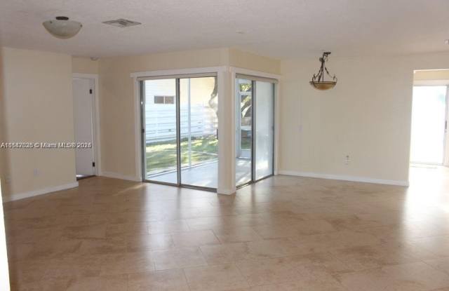 15108 SW 140th Pl Gallery 2