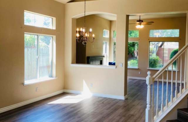 943 Pearwood Circle Gallery 3