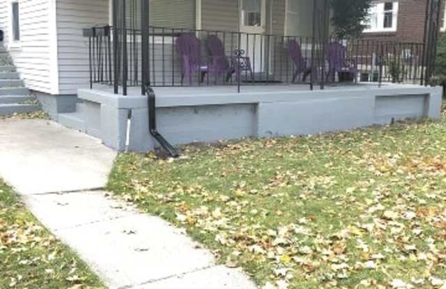 1819 S LAKE ST Gallery 4