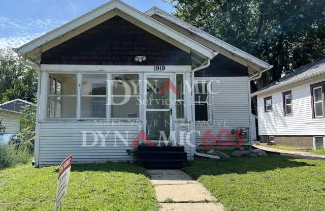 4BD/2BA House with Double Garage by Augustana USF - 1919 South Duluth Avenue, Sioux Falls, SD 57105 4BD/2BA House with Double Garage by Augustana USF - 1919 South Duluth Avenue, Sioux Falls, SD 57105