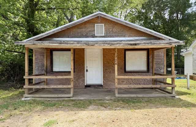 724 Searcy Ave photos photos