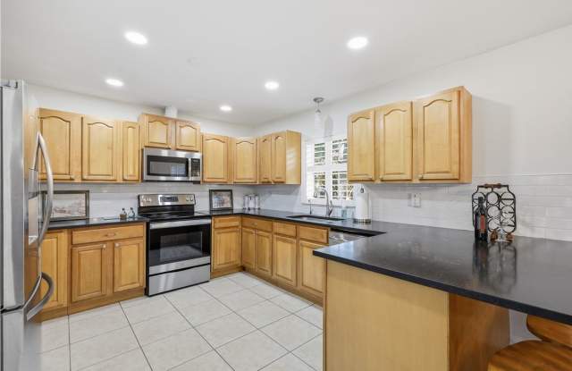 515 19th Lane - 515 19th Lane, Vero Beach, FL 32960 515 19th Lane - 515 19th Lane, Vero Beach, FL 32960