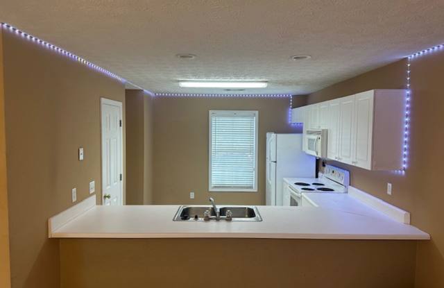 Donahue Crossing Condominiums #1409 photos photos