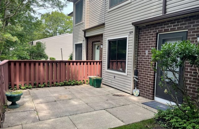 829 Woodland Court - 829 Woodland Court, Coram, NY 11727