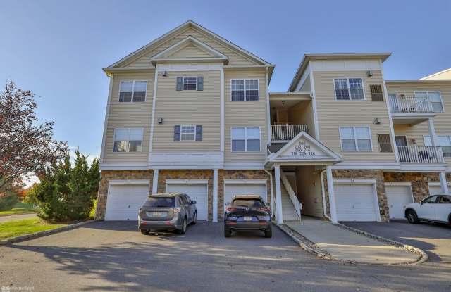 Remodeled Condo With Storage Unit - 702 Eden Terrace, Northampton County, PA 18042