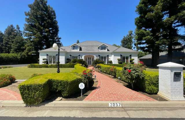 San Gabriel - 2057 San Gabriel Avenue, Clovis, CA 93611