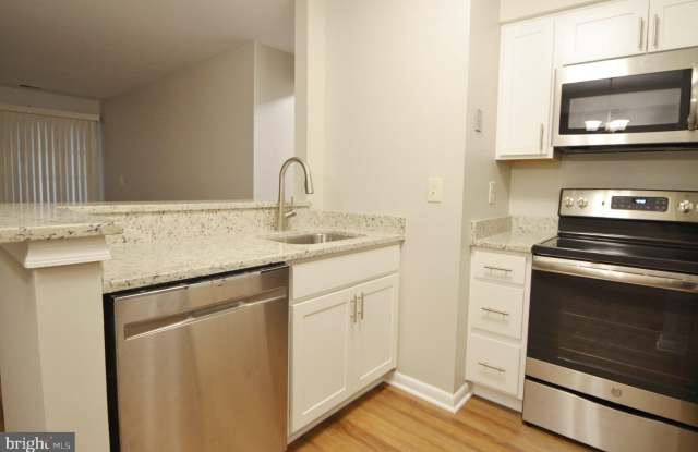6920 MARY CAROLINE Circle Gallery 3