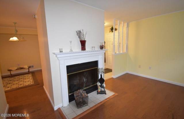 1304 Wellington Place Gallery 4