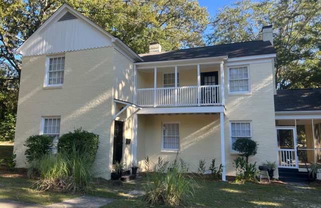 2 Bedrooms | 1 Bathroom | $1,500/Month  Available Early August 2027! Gallery 3