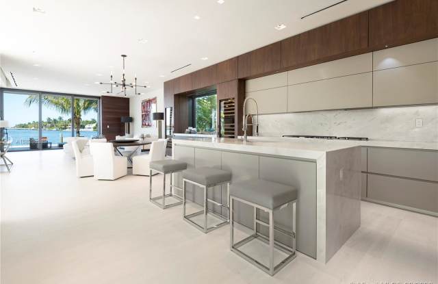 421 N Hibiscus Dr Gallery 4