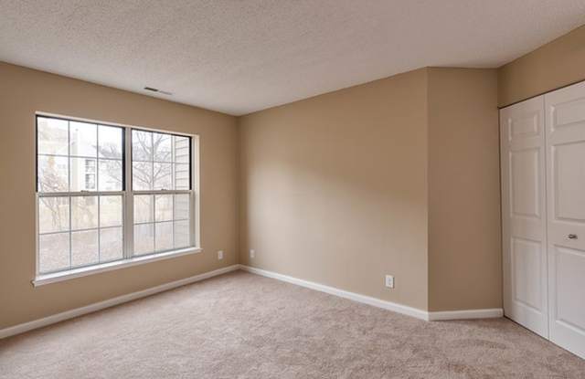 Clean/Beautiful 2 Bed & 2 Bath w/ Attached Garage - Available 10/15/2026 Gallery 3
