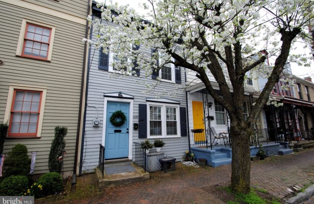 112 E UNION STREET - 112 East Union Street, Burlington, NJ 08016