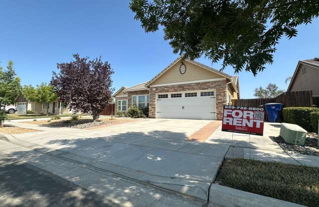 Spacious Lemoore home coming soon, pet friendly! photos photos