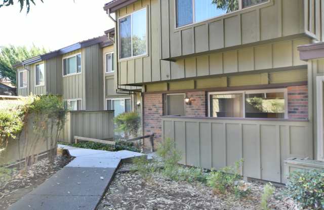 Updated 4 Bedroom, 2.5 Bathroom Townhouse in North San Jose photos photos