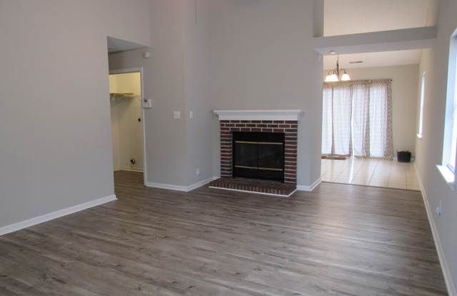 102 E Pebble Court Gallery 3