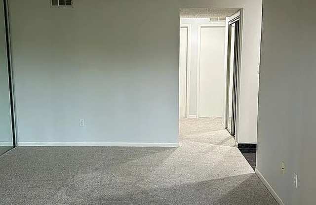 1 Southcreek Ct # B Gallery 4