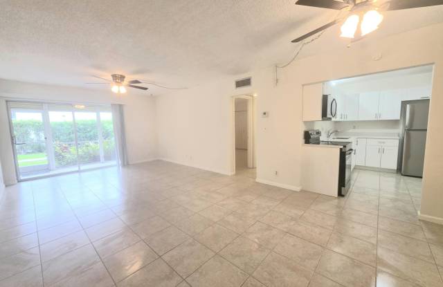 959 SE 2nd Avenue - 959 Southeast 2nd Avenue, Deerfield Beach, FL 33441
