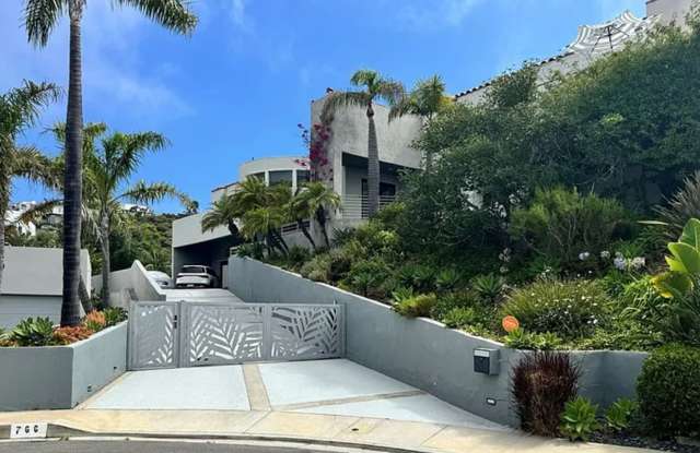 Azari PM-Juccuzi- half acre luxurious landscape-fully chic furniture - massive lot , 18 fruit tree - Juccuzi - short term or long term - furnished or unfurnished - Massive Lot, Private Cul-de-sac location, Ocean Views Grandeur photos photos