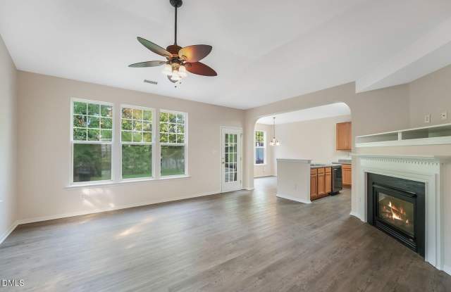 206 Bell Tower Way Gallery 4